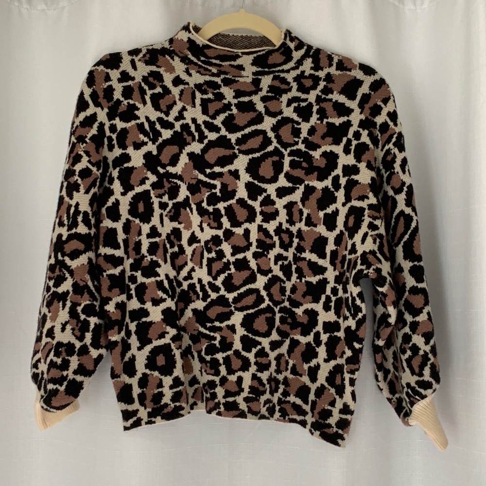 Anthropologie Line And Dot Leopard Print Puff Sleeve Mock
Neck Sweater